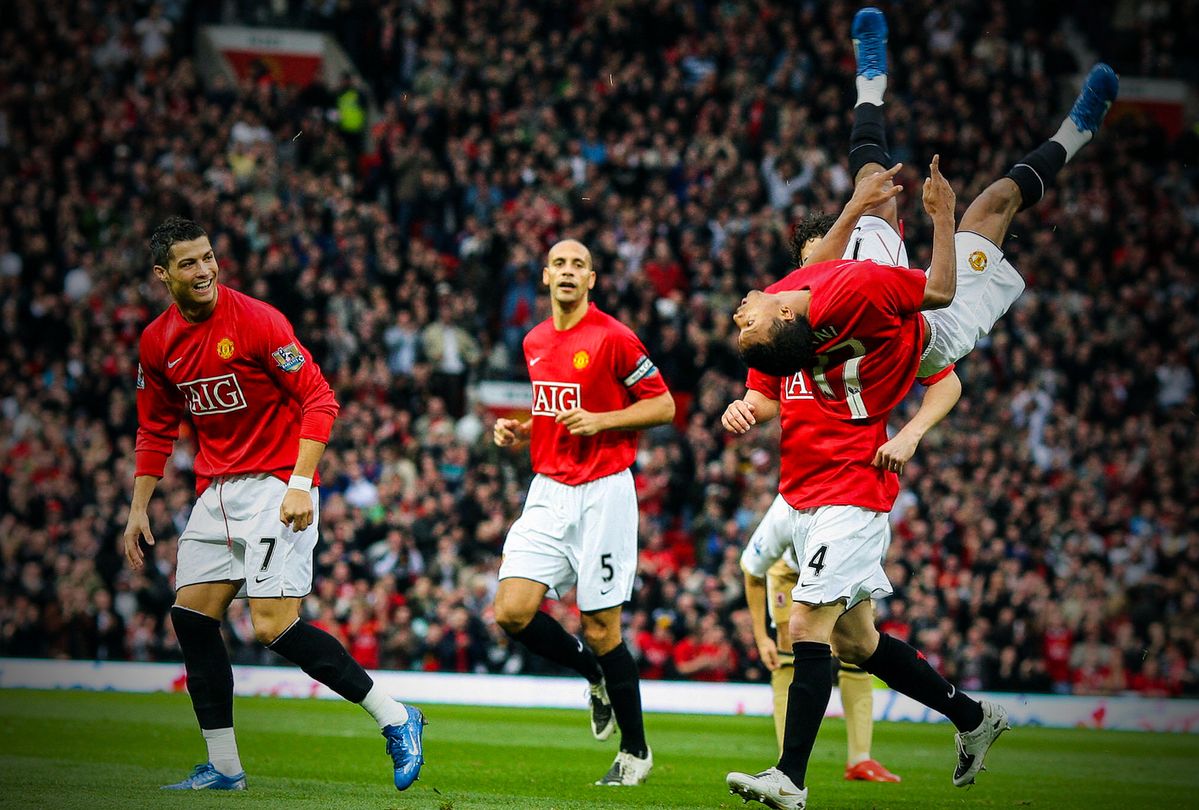 Nani celebrated with a trademark backflip, 2007